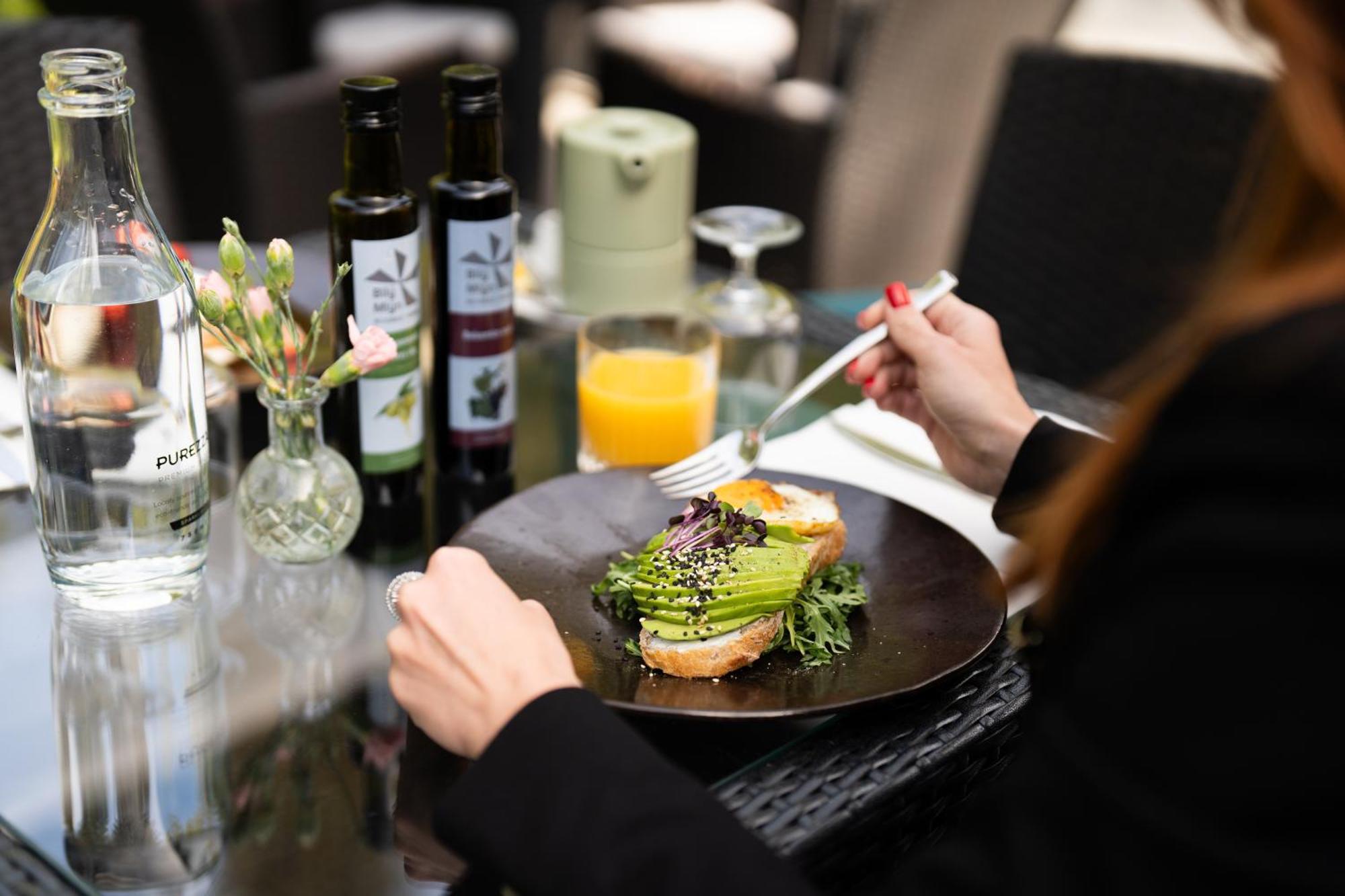 Penzion A Restaurace Bily Mlyn Liberec Exteriör bild